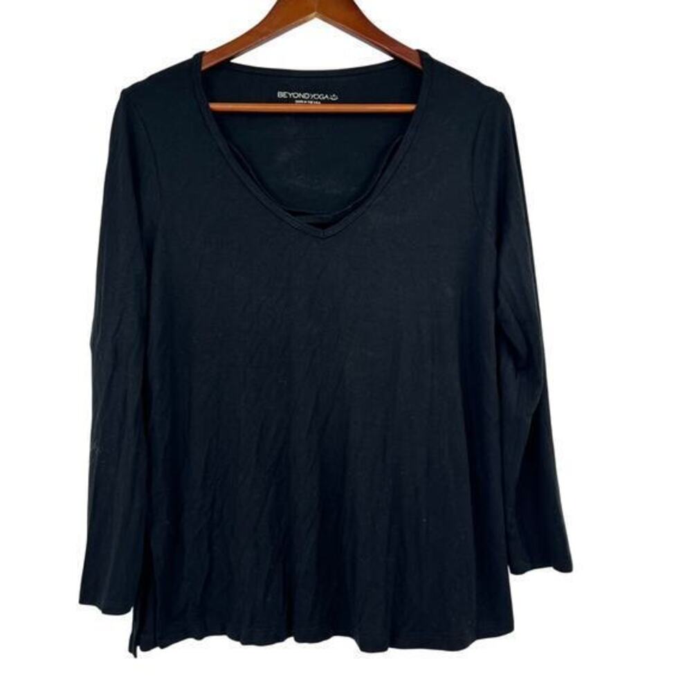 Beyond Yoga long sleeve black v-neck criscross top relaxed comfy fit size medium